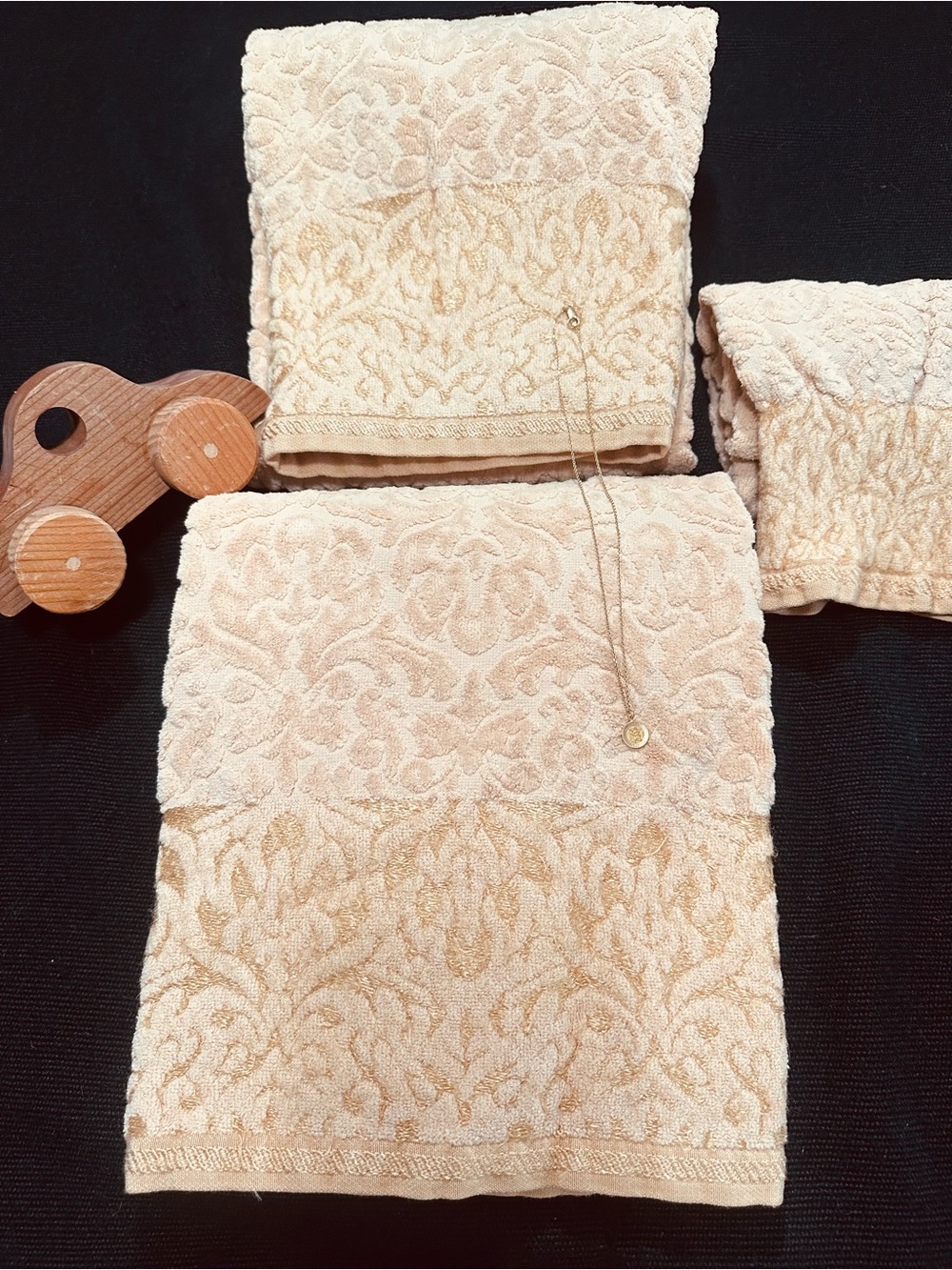 Bianca Exclusive VINTAGE Bath Towels (2) & Hand Towel Set in Champagne & Gold